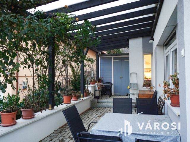 Világos, modern ház Pomázon