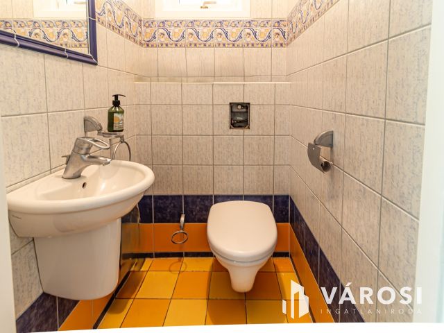 Csend, tér, kert és elegancia – kiadó lakás Bp 2.kerületében