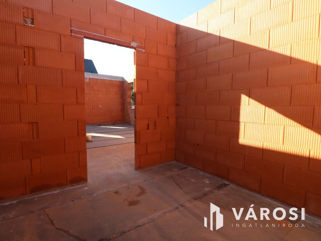Algyőn ,új építésű családi ház, egy éven belül költözhető !