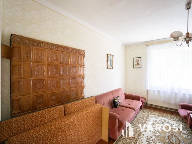 Saroktelken, takaros családiház eladó